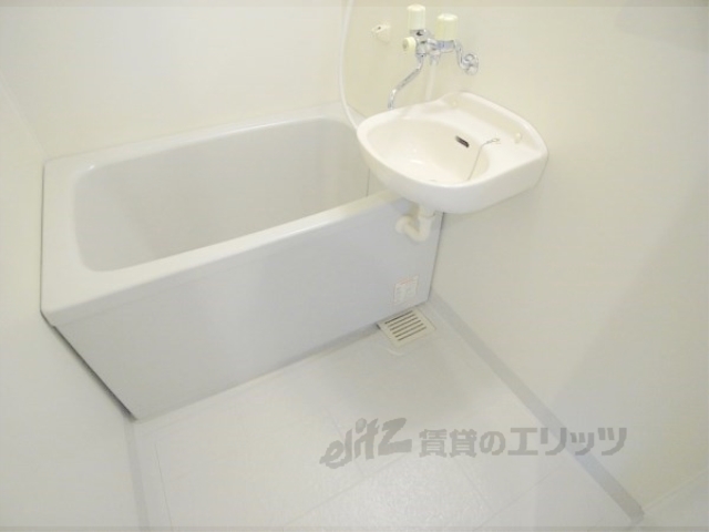 バス・シャワールーム　バス