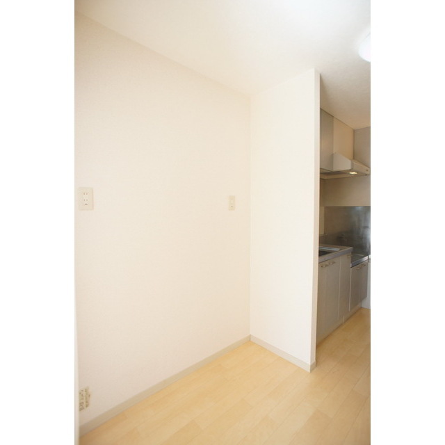 その他部屋・スペース　冷蔵庫もゆったり配置