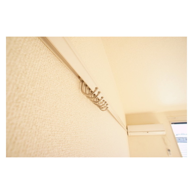 その他設備　好評のハンガーレールです