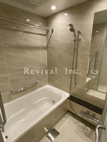 バス・シャワールーム　もちろん追い炊き・浴室乾燥機完備です