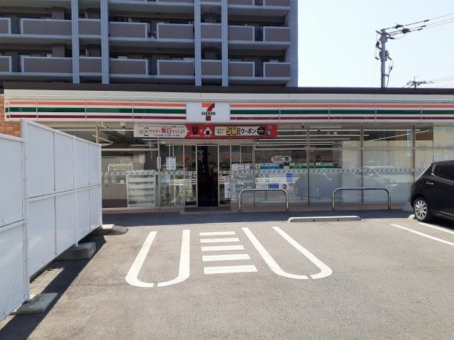 コンビニ　セブンイレブン玉名駅東店（コンビニ）まで800m