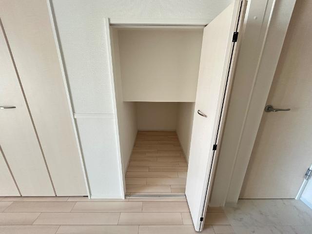 収納　洋室　クローゼット