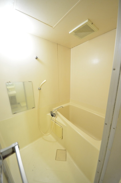 バス・シャワールーム　～１日の疲れを流しましょう～