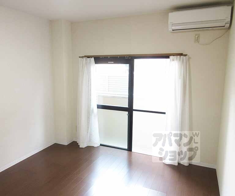 居室・リビング　初めての一人ぐらいにぴったりです。