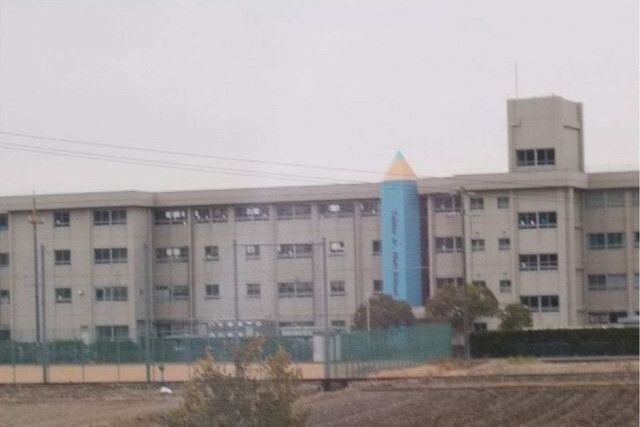 中学校　加東市立滝野中学校（中学校）まで850m