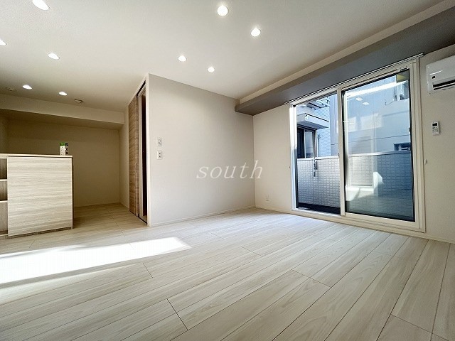 居室・リビング　洗練された清潔感漂う清楚な仕上がり