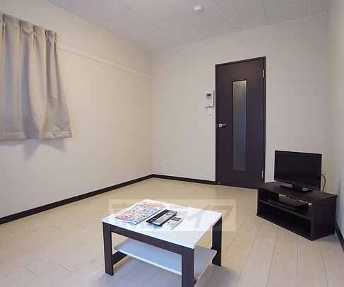 居室・リビング　家電＆家具付きのお部屋です。