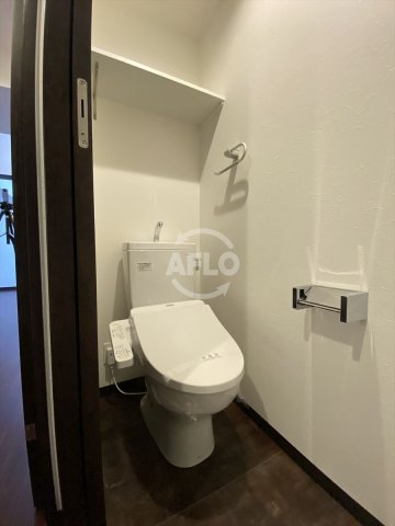 トイレ　プレジオ本町　温水洗浄便座