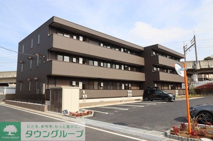 建物外観　駐車場