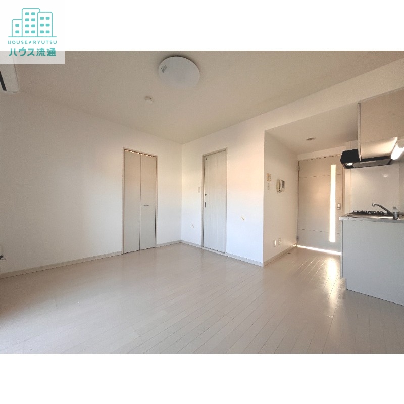 居室・リビング　写真は別号室です。