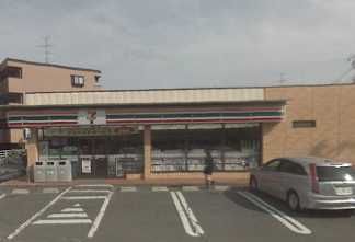 コンビニ　セブンイレブン（コンビニ）まで340m