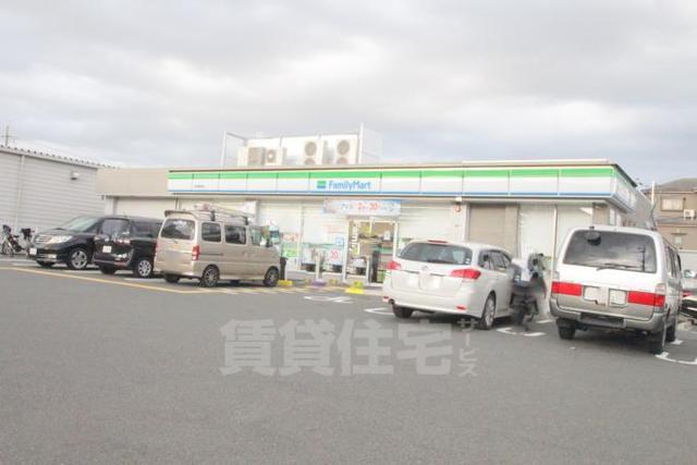 コンビニ　ファミリーマート　摂津鶴野（コンビニ）まで214m