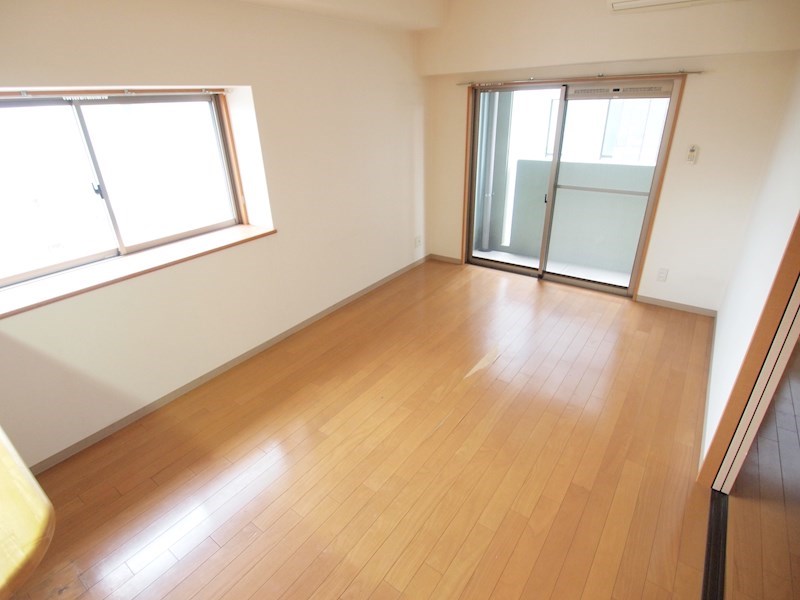 居室・リビング　リビング・ダイニング・・キッチンが広くてのびのびしています。