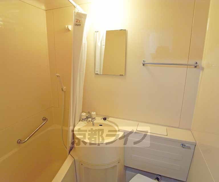 洗面設備　ユニットバス内に洗面台