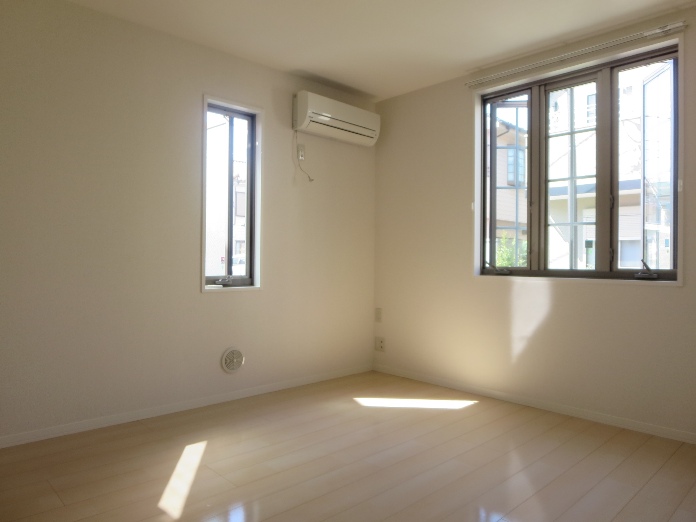 居室・リビング　広め洋室6.７帖