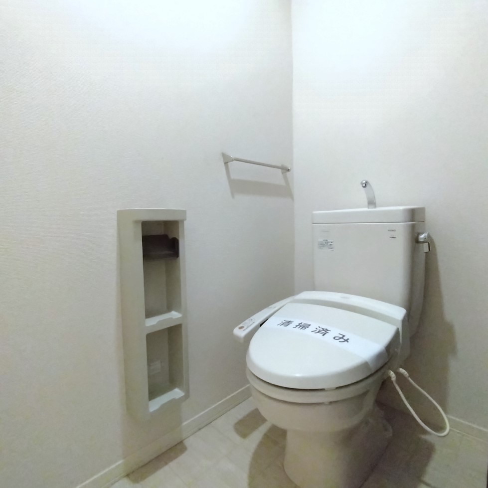 トイレ　温水洗浄便座