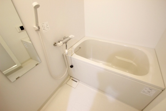 バス・シャワールーム　※別部屋の写真です