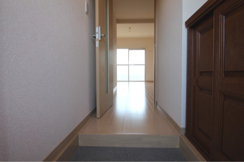 玄関　下駄箱付玄関！