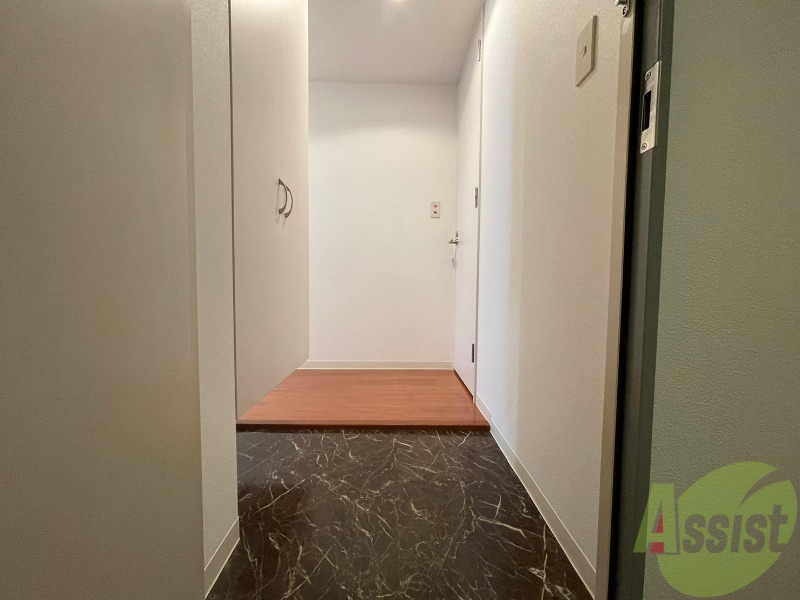 玄関　玄関の様子です。明るい印象ですね。気分もあがりそう。