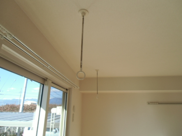 その他設備　室内物干し