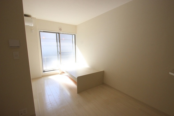 居室・リビング　※別部屋の写真です