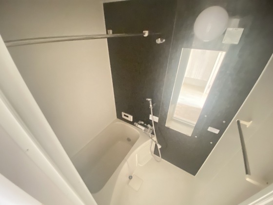 バス・シャワールーム　※別部屋の写真です