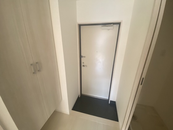 玄関　※別部屋の写真です