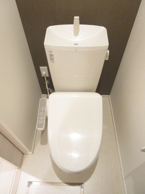 トイレ　温水洗浄便座