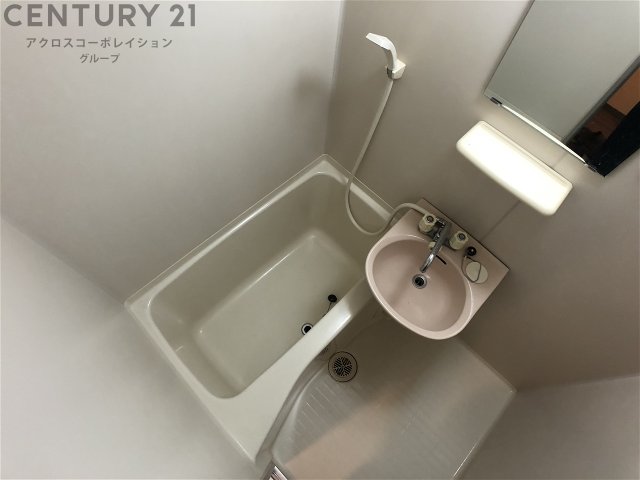 バス・シャワールーム　シンプルで機能的なユニットバスです♪