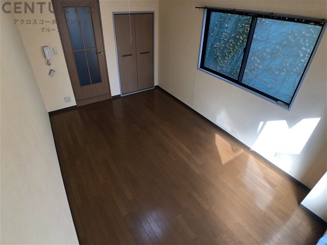 居室・リビング　南向き・２面採光で明るいお部屋です☆