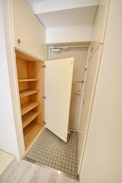 玄関　収納付き玄関です