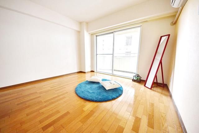 居室・リビング　別角度から見たお部屋です