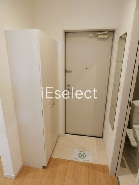 玄関　玄関には大きなシューズボックスが有ります