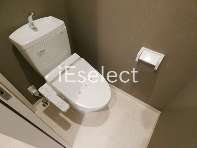 トイレ　嬉しいウォシュレット付き