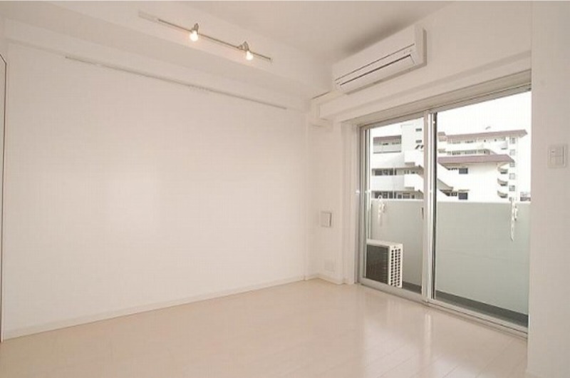 その他部屋・スペース　落ち着いた色調の寝室です