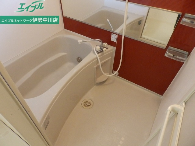 バス・シャワールーム　別部屋の写真です