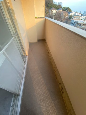 バルコニー　外からの目が気にならないバルコニーで洗濯物が干せます