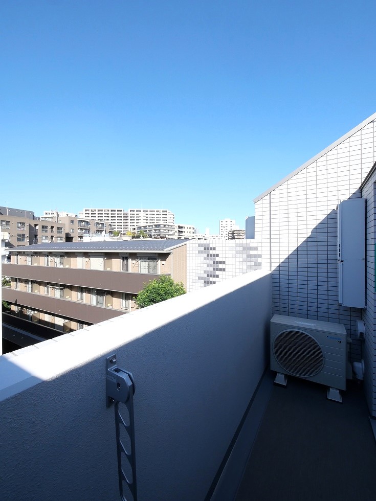 バルコニー　きれいな内装です