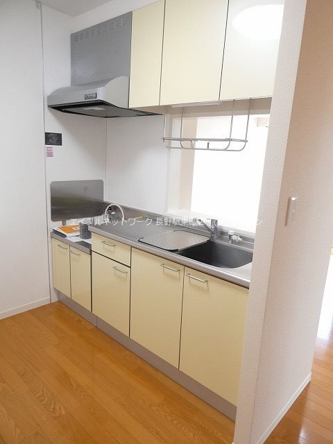 キッチン　写真は105号室です（参考）