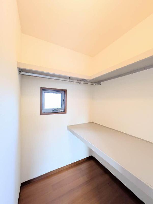 収納　ウォークインクローゼット（２F）