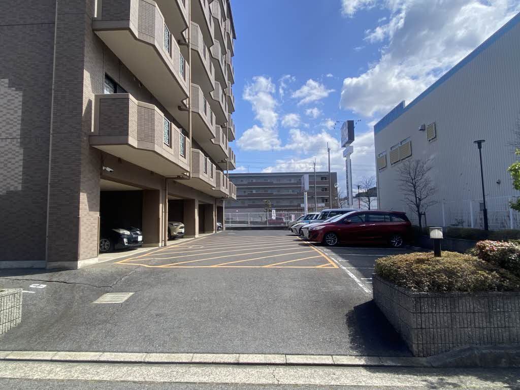 駐車場　駐車場