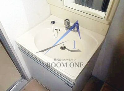 洗面設備　洗面台です。