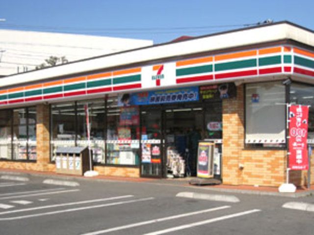 飲食店　セブンイレブン（飲食店）まで590m