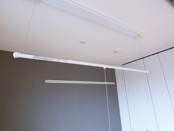 その他設備　室内物干し