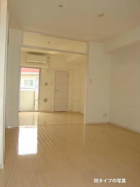 居室・リビング　ゆったり過ごせる居間です