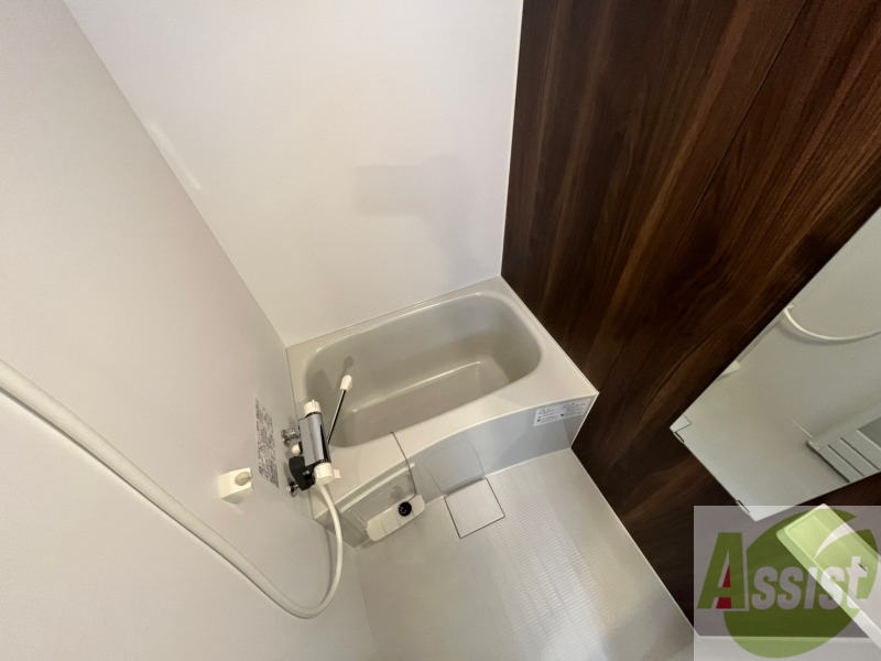 バス・シャワールーム　お風呂になります。一日の疲れを癒してくださいね。