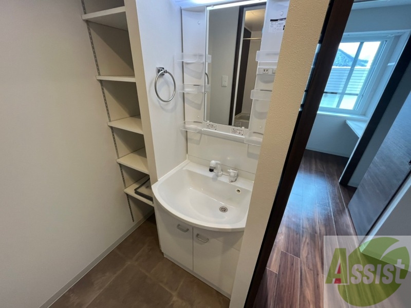 洗面設備　こちらに洗面台があります。朝の洗顔はこちらで。