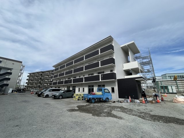 建物外観　※写真は建築中のものです