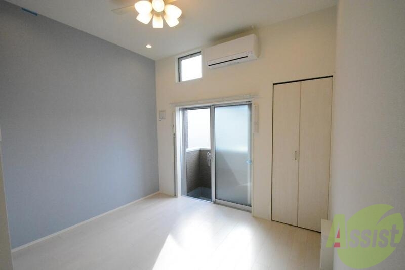 居室・リビング　フローリング貼りの綺麗な室内です