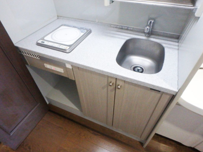 キッチン　コンパクトなキッチンで掃除もラクラク